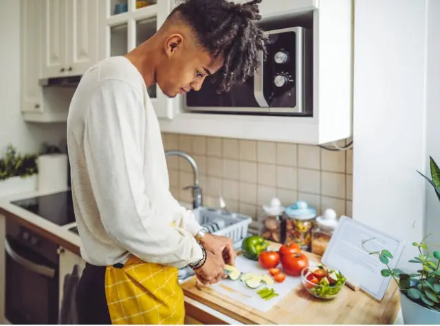 in-the-kitchen-picture-id1155258426