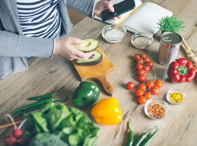 searching-for-a-recipe-online-picture-id687488162